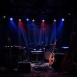 Image of AI Thumbnail: The Harmonious Glow of Nostalgia: Exploring ‘Home at Sundown’ and Its Country Roots